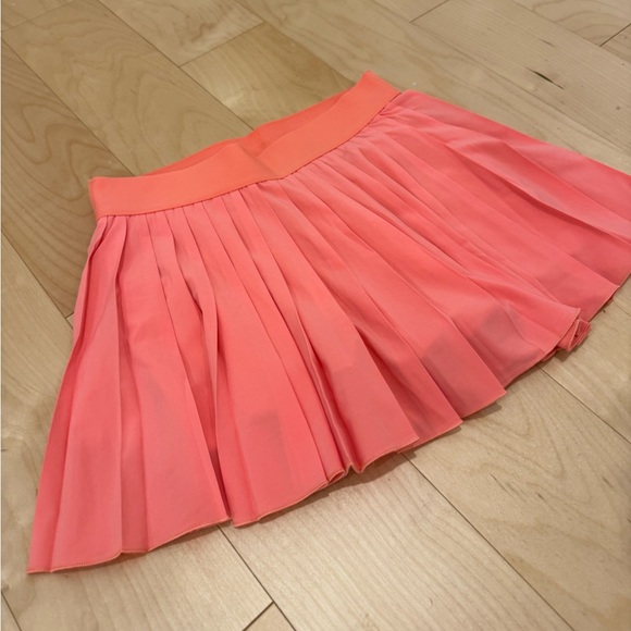 TNA Tennis Skirt - Picture 2 of 6